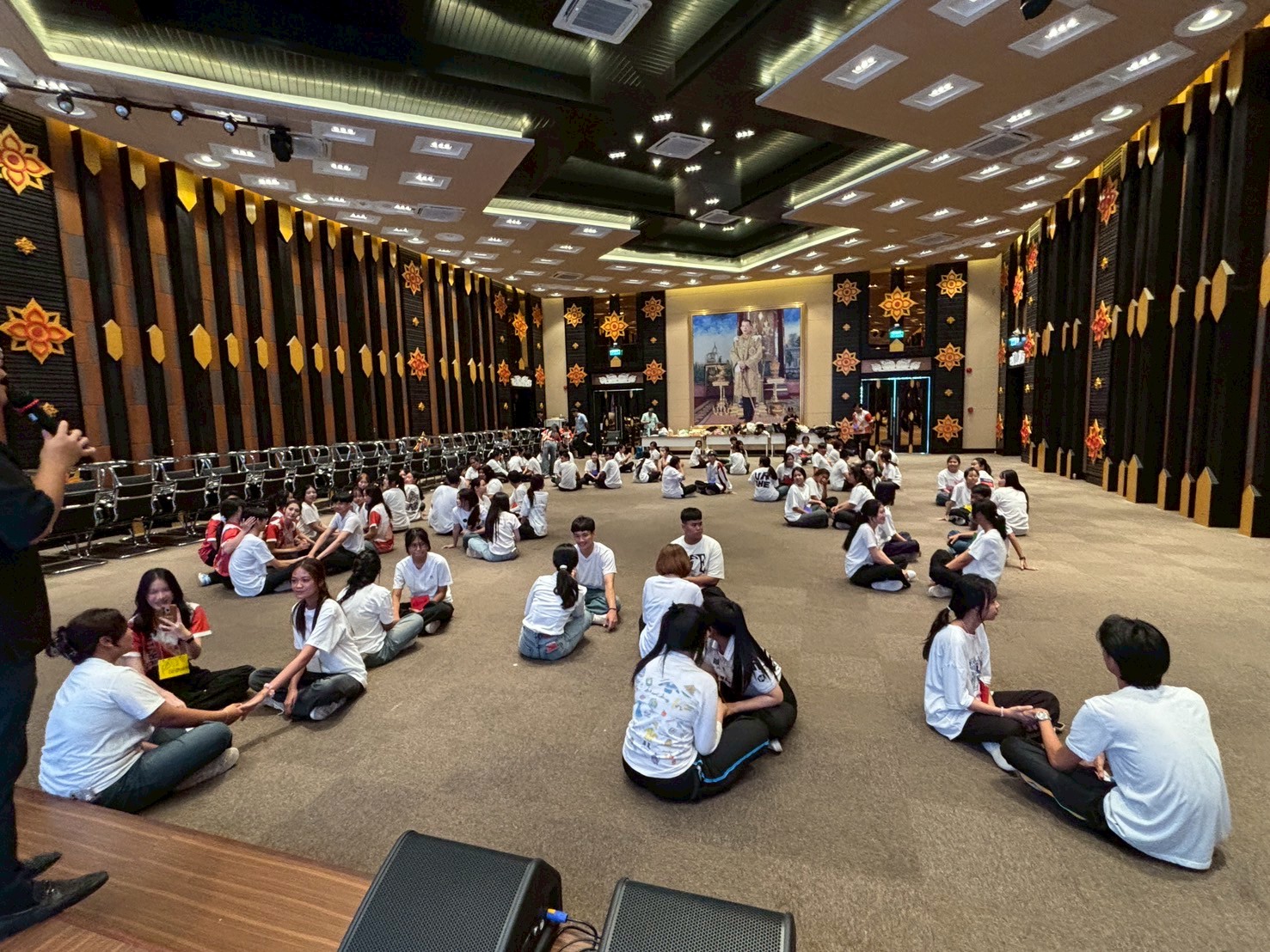 สโมสรนักศึกษาวิทยาลัยนวัตกรรมอาหารและอุตสาหกรรมบริการ จัดกิจกรรมสานสัมพันธ์น้องพี่ C-FHI