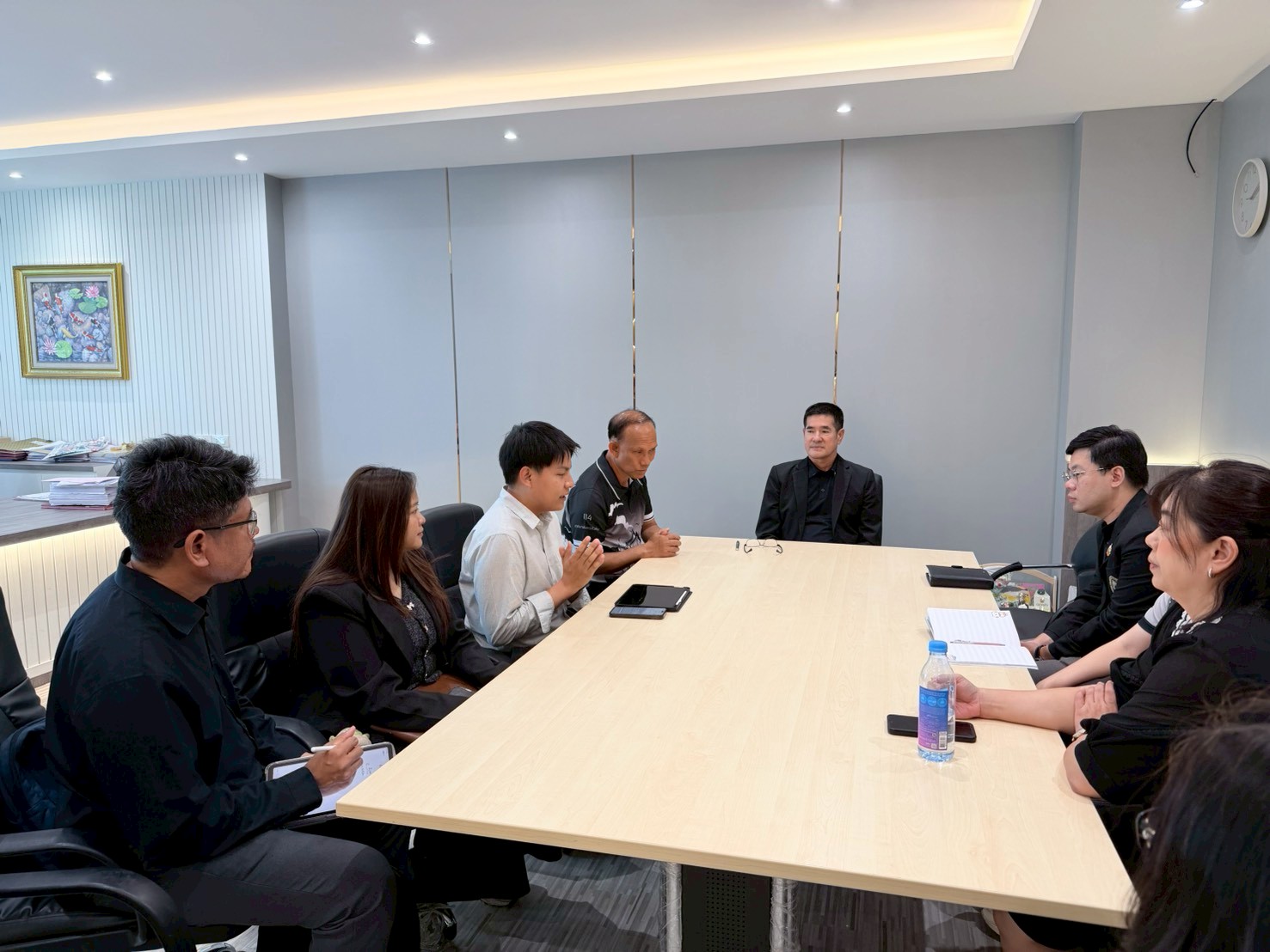 LINE_ALBUM_เข้าพบนายกเทศมนตรีนครหัวหิน_260401_10