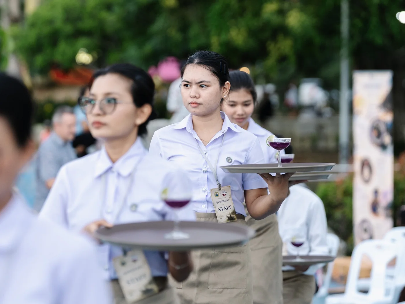 นักศึกษา C-FHI ฝึกปฏิบัติงานบริการและการเสิร์ฟในสถานการณ์จริง